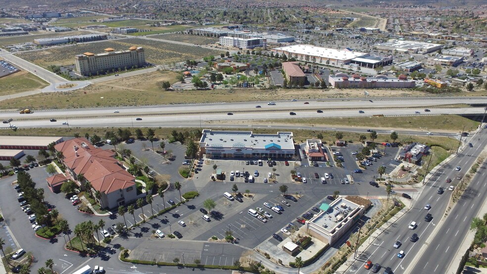More Photos Of 550 W Rancho Vista Blvd, Palmdale Freestanding For Lease