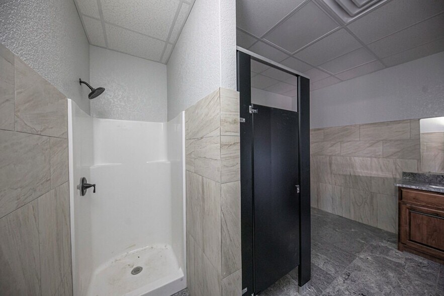 More Photos Of 14661 W I-20, Odessa Warehouse For Lease