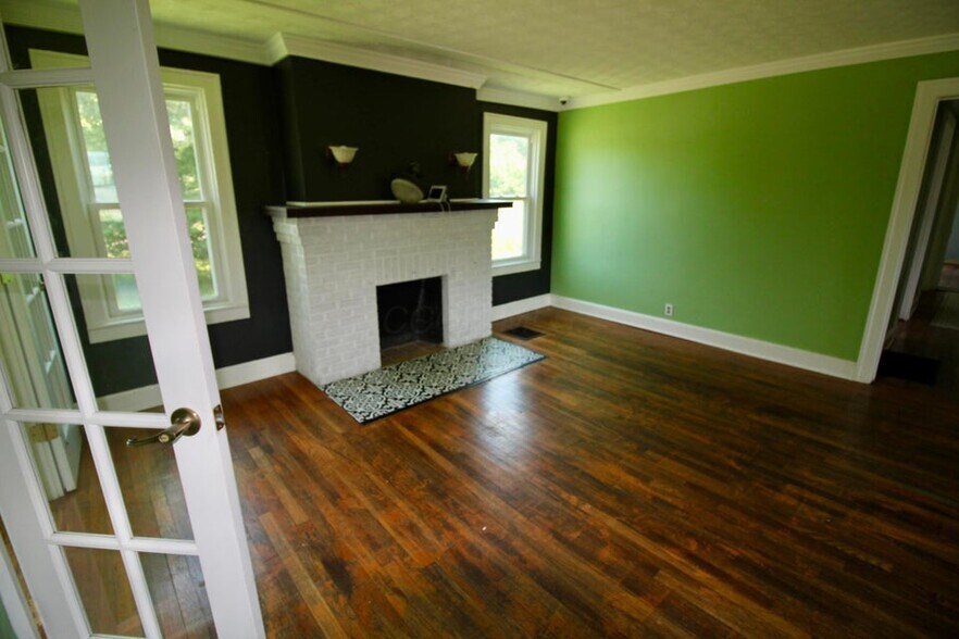 More Photos Of 1805 Columbus Rd, Granville Specialty For Sale
