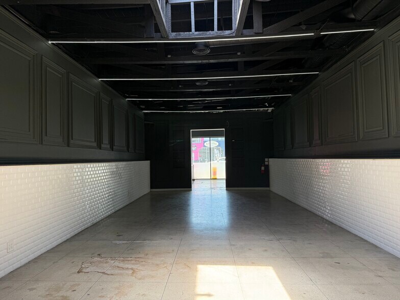 More Photos Of 7365 Melrose Ave, Los Angeles Storefront Retail Office For Lease