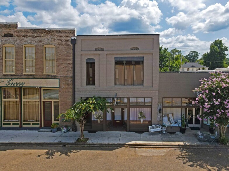 More Photos Of 97 1st St, Grenada General Retail For Sale