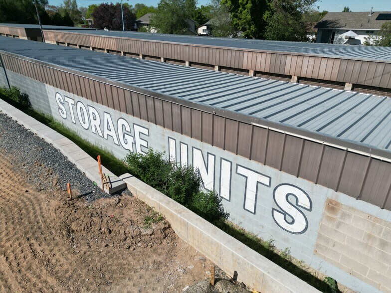 More Photos Of 2087 N Main St, Sunset Freestanding For Sale