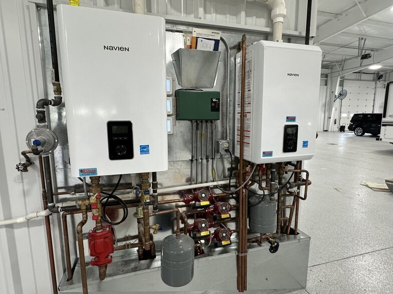 More Photos Of 16001 Boyle Lane, Evansville Warehouse For Lease