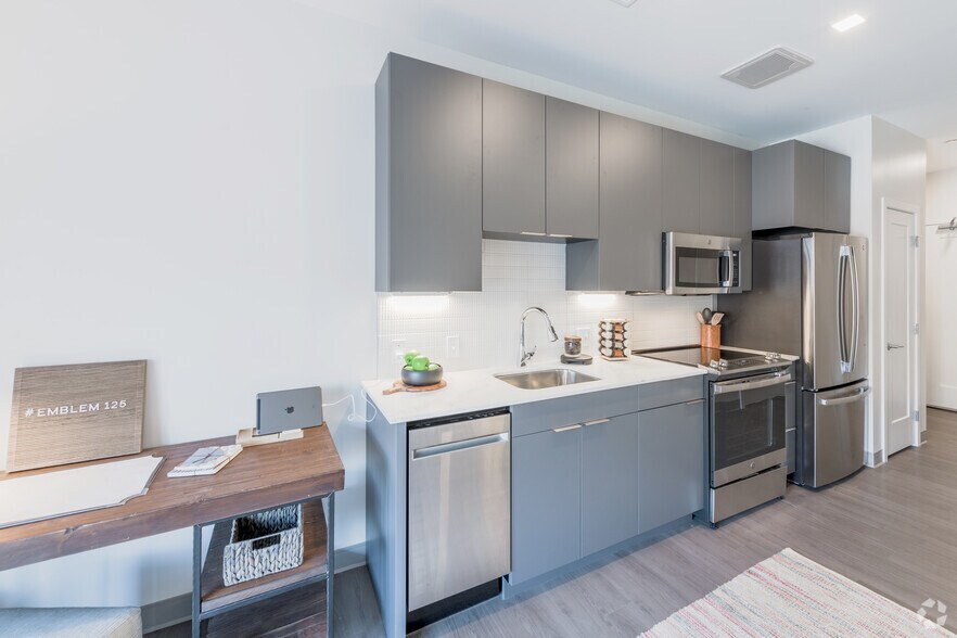 More Photos Of 125 Clifford St, Providence Apartments For Lease