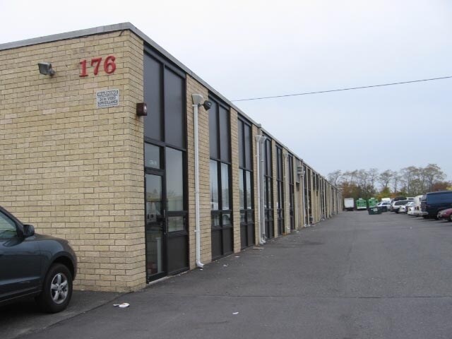 More Photos Of 170-176 Central Ave, Farmingdale Warehouse For Lease