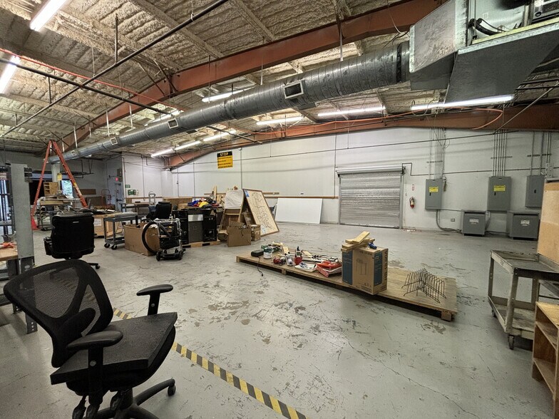 More Photos Of 1600 South Hwy 96, Bastrop Manufacturing For Sale