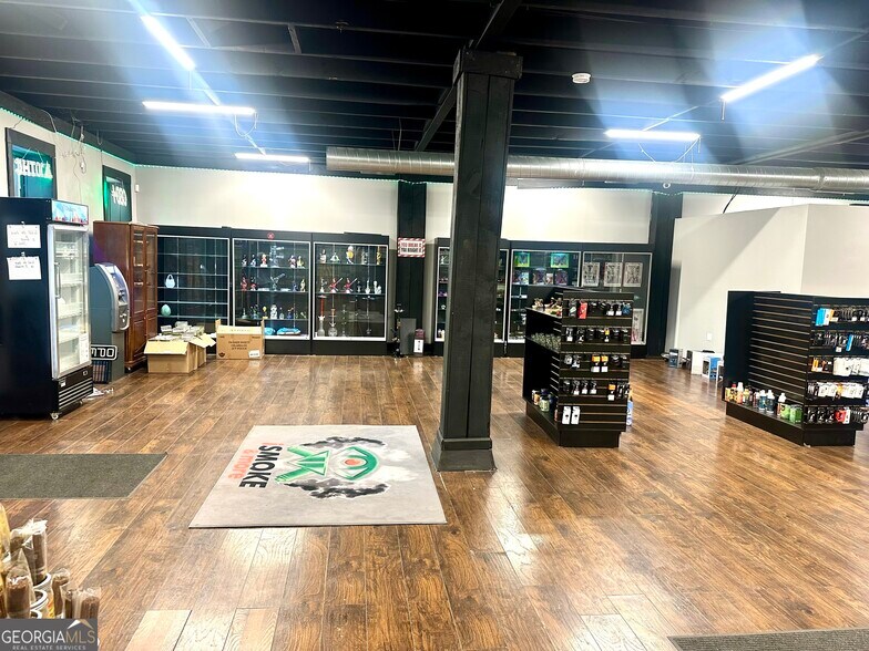 More Photos Of 1300 W Taylor St, Griffin General Retail For Sale