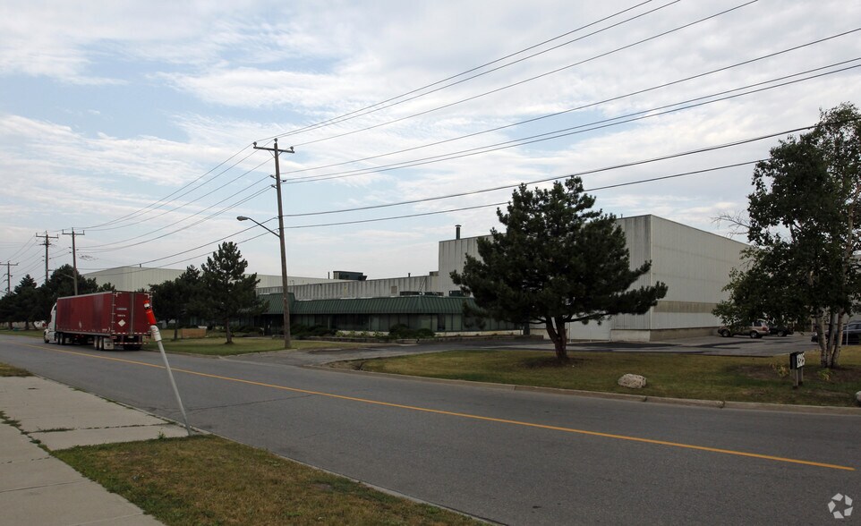 More Photos Of 1325 Aimco Blvd, Mississauga Manufacturing For Lease