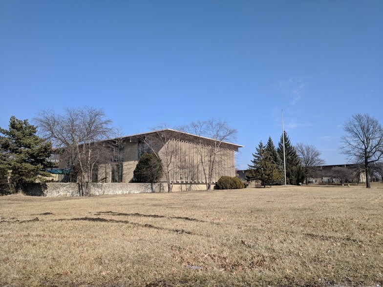 More Photos Of 80-90 North St, Park Forest Manufacturing For Lease