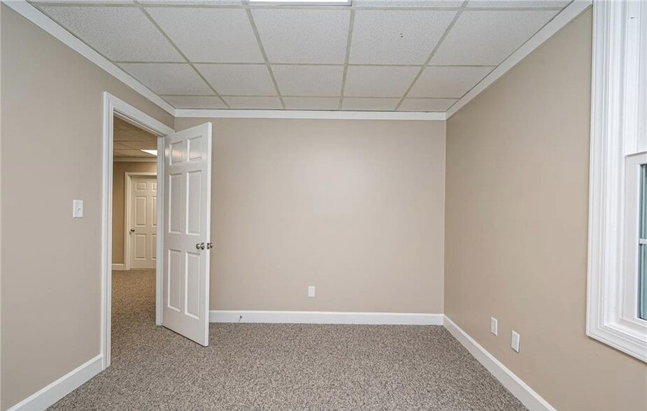 More Photos Of 1241 Mall Dr, North Chesterfield Medical For Lease