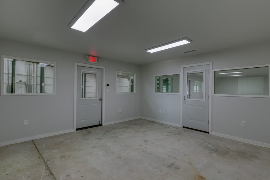 More Photos Of 3100 E Highway 199, Springtown Warehouse For Lease