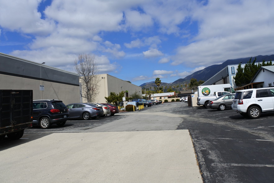 More Photos Of 715 W Woodbury Rd, Altadena Warehouse For Lease