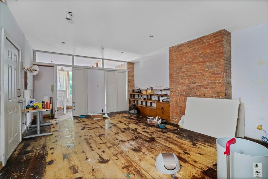 More Photos Of 296 Grand St, Brooklyn Apartments For Lease