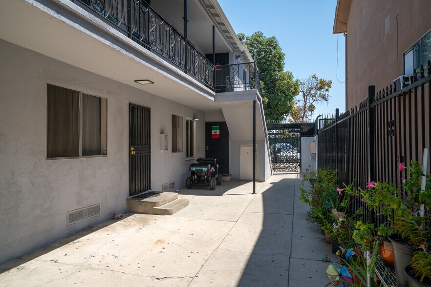 More Photos Of 1425 Cedar Ave, Long Beach Apartments For Sale