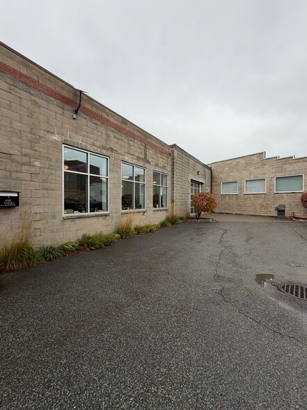 More Photos Of 49 Day St, Somerville Flex For Lease