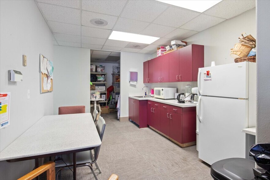 More Photos Of 19230 SE McLoughlin Blvd, Gladstone Medical For Sale