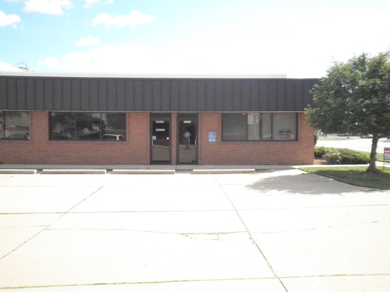 More Photos Of 30230-30236 John R Rd, Madison Heights Office For Lease