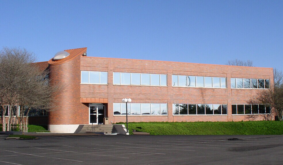 More Photos Of 11500 Olive Blvd, Creve Coeur Office For Lease