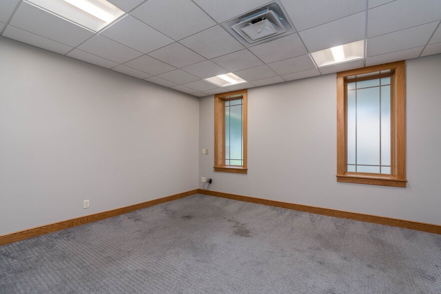 More Photos Of 110 S Broad St, Mankato Office For Lease