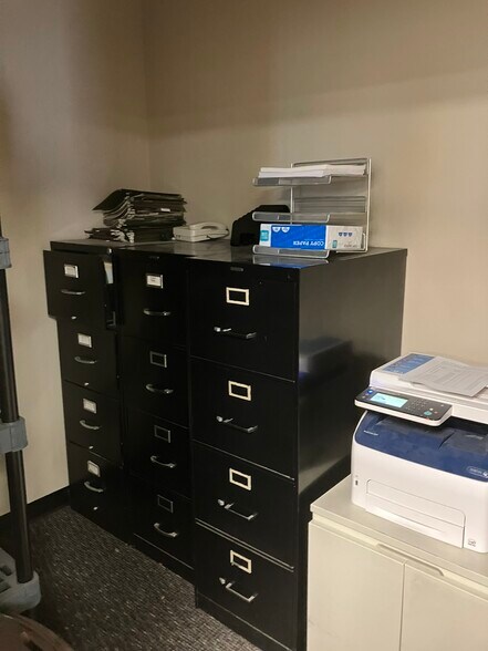 More Photos Of 3218 N Quincy St, Plainview Office For Sale