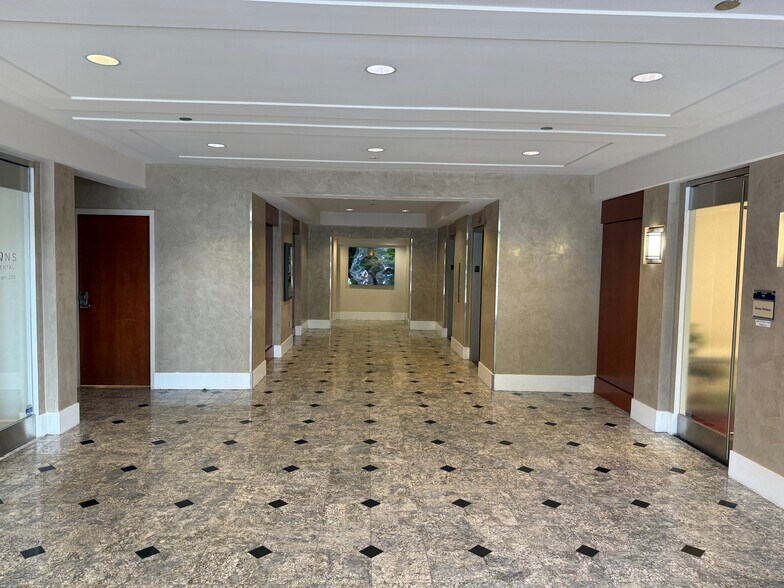 More Photos Of 8230 Boone Blvd, Vienna Office For Sale