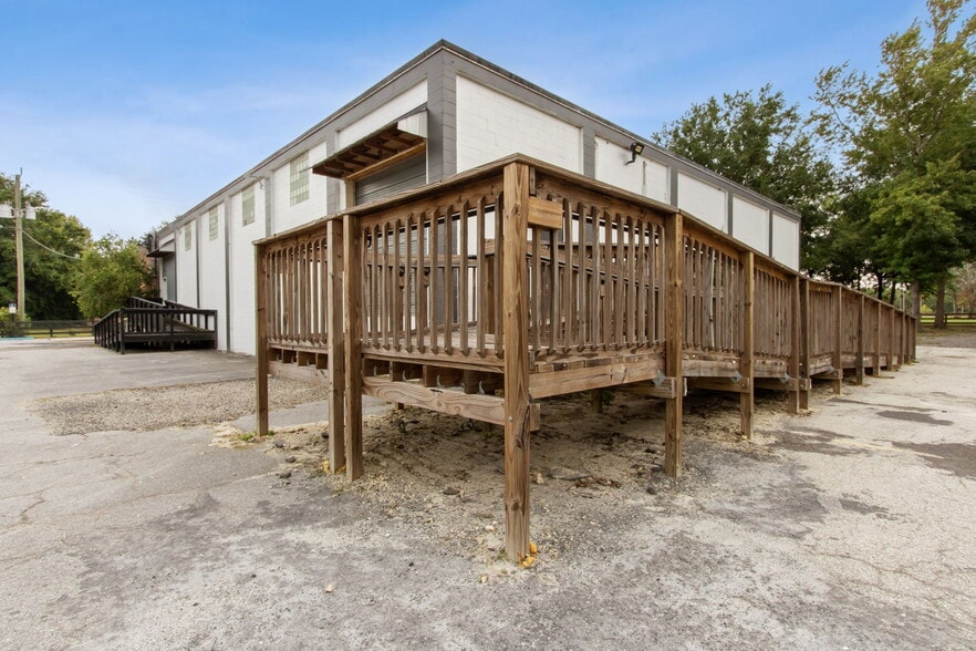 More Photos Of 30 Barber Rd, Macclenny Showroom For Sale