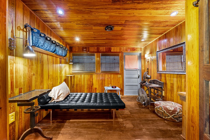 More Photos Of 438 Kessler Loop, Guyton Hospitality For Sale