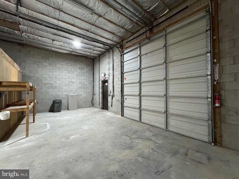 More Photos Of 150 Cooper Rd, West Berlin Warehouse For Lease