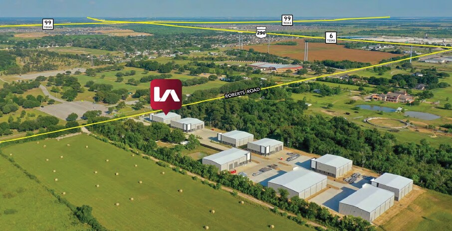 More Photos Of 17531 Roberts Rd, Hockley Unknown For Lease