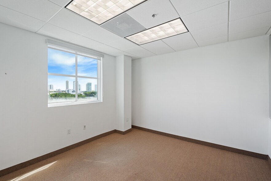 More Photos Of , North Miami Beach Office For Sale