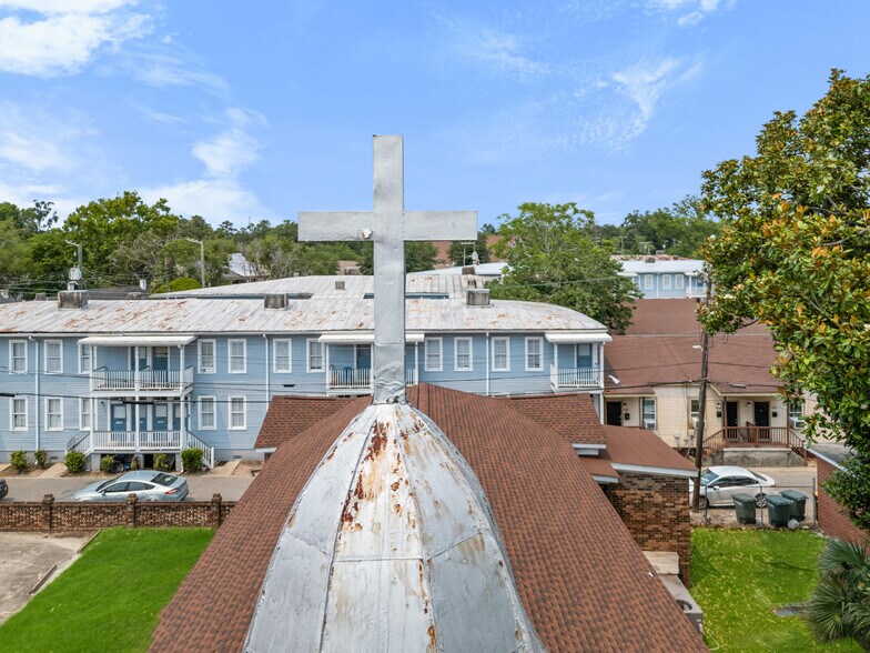More Photos Of 902 W 36th St, Savannah Religious Facility For Lease