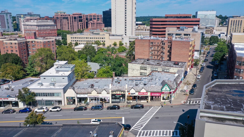 More Photos Of 90-102 E Post Rd, White Plains Freestanding For Lease