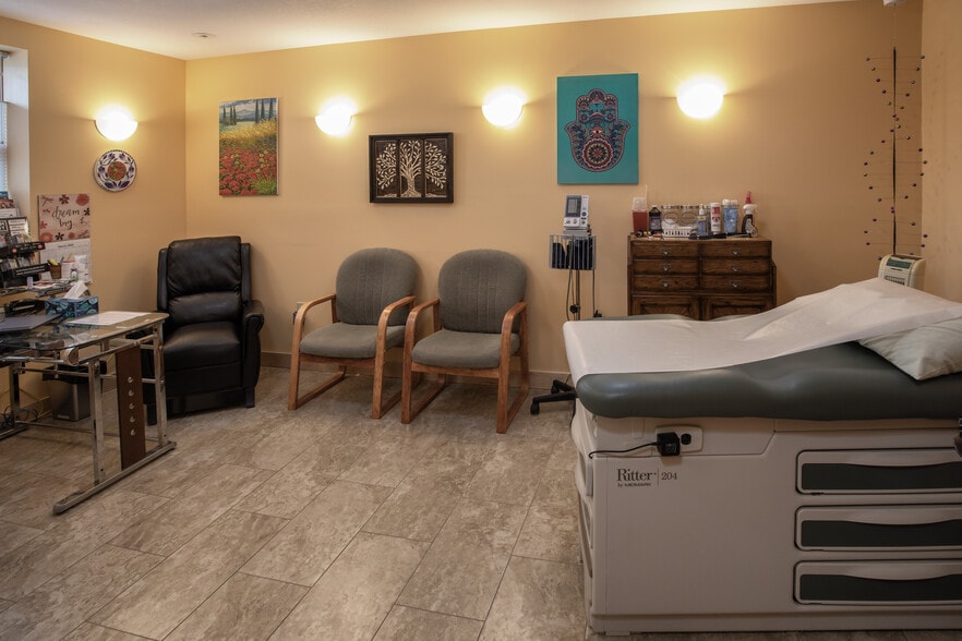 More Photos Of 1005 W 5th St, Winona Office For Sale