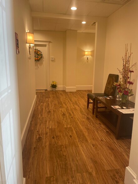 More Photos Of 1224 S Queen St, York Medical For Lease