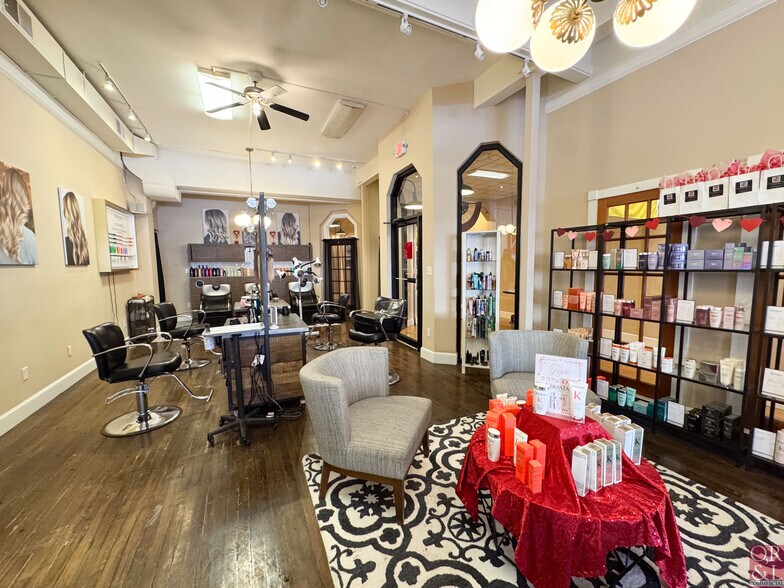 More Photos Of 33-39 N Main St, Wallingford Office For Lease