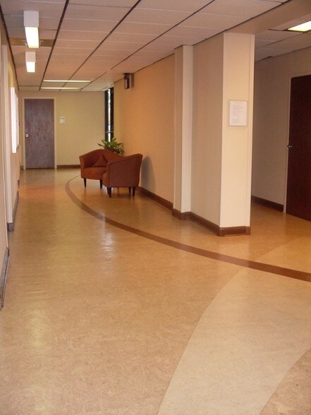 More Photos Of 801 Barret Ave, Louisville Office For Lease