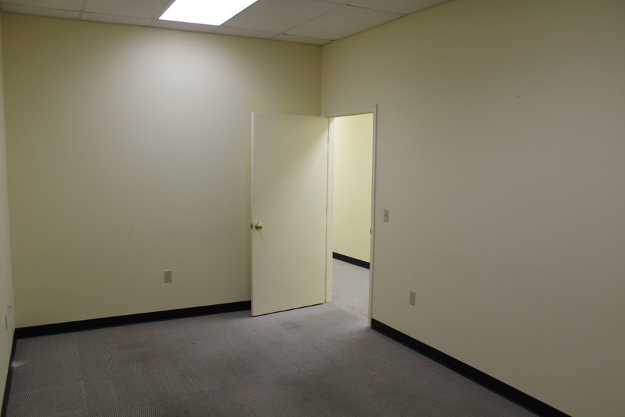 More Photos Of 1329-1331 Wyoming Ave, Scranton Office For Lease