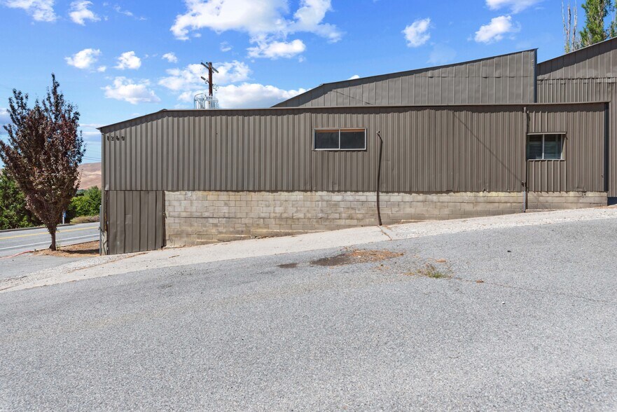 More Photos Of 1260 Lower Sunnyslope Rd, Wenatchee Manufacturing For Lease