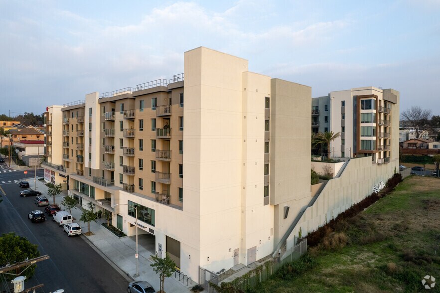 More Photos Of 330 N Westlake Ave, Los Angeles Apartments For Lease