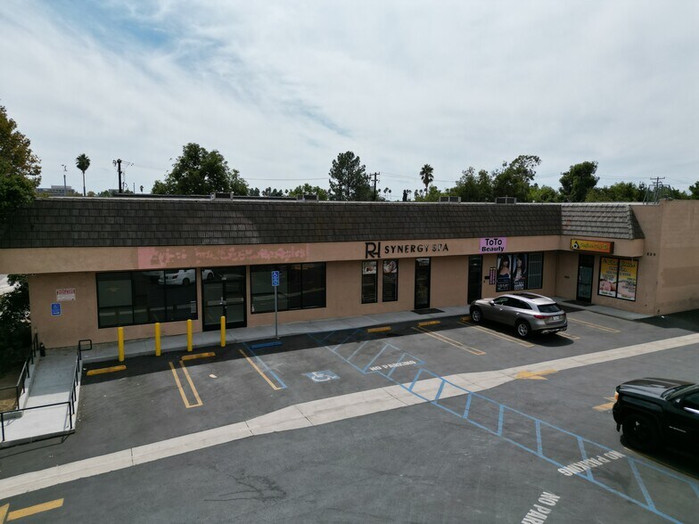 More Photos Of 825-829 N Lake Ave, Pasadena Freestanding For Lease