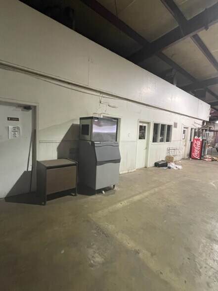 More Photos Of 505 Aero Dr, Shreveport Manufacturing For Sale