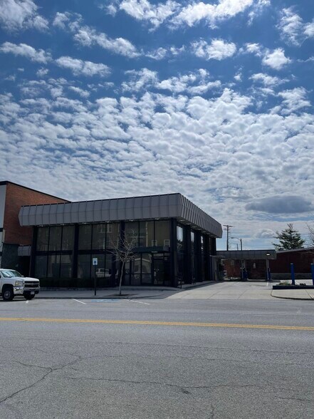 More Photos Of 125 W Spring St, Saint Marys Bank For Sale