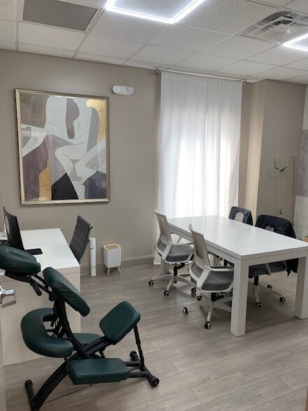 More Photos Of 2295 S Hiawassee Rd, Orlando Office For Sale