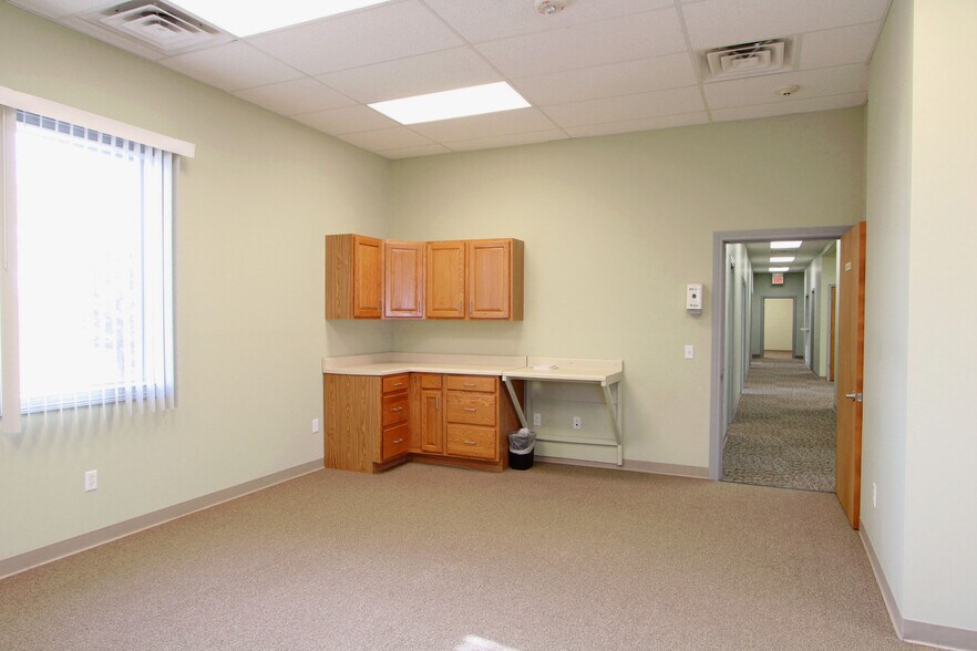 More Photos Of 1463 W Westridge Pky, Greensburg Medical For Lease