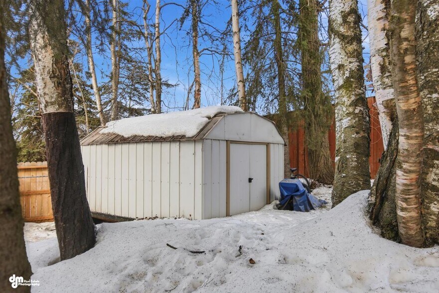 More Photos Of 12521 Tanada Loop, Anchorage Multifamily For Sale