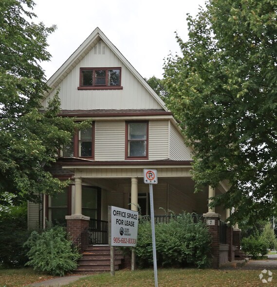 Primary Photo Of 7 Welland Ave, St Catharines Office For Sale