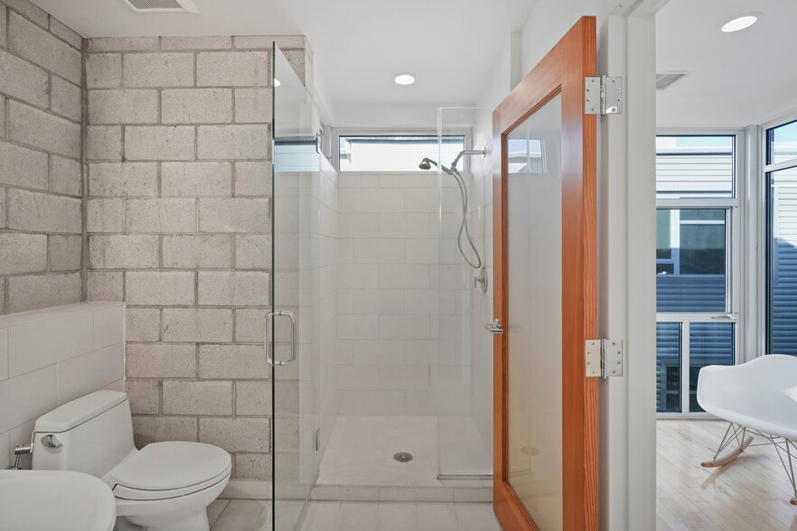 More Photos Of 3450 Cahuenga Blvd W, Los Angeles Office Residential For Lease