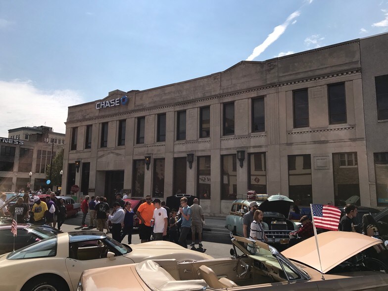 More Photos Of 5522 6th Ave, Kenosha Restaurant For Sale