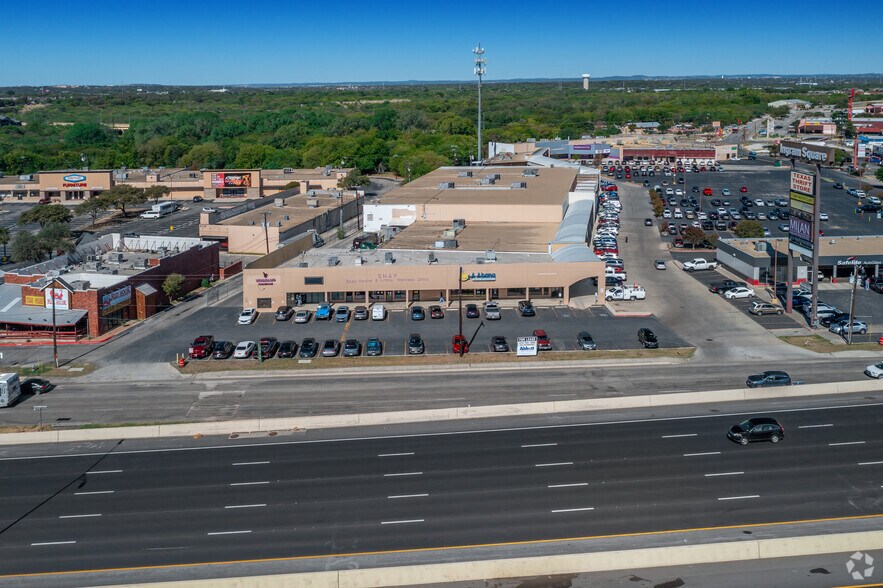 More Photos Of 6750-6772 Ingram Rd, San Antonio Storefront Retail Office For Lease