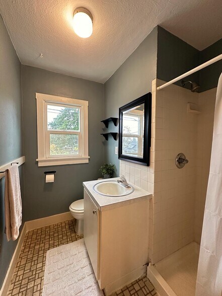 More Photos Of 7630 SE Woodstock Blvd, Portland Apartments For Sale